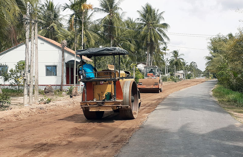 Đường 173 nối Châu Bình với nhiều địa phương khác của các huyện Châu Thành và Ba Tri.