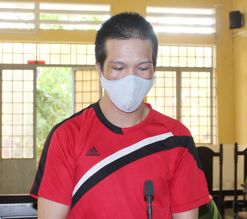 Bị cáo Nguyễn Út Hậu tại phiên tòa hình sự sơ thẩm ngày 6-5-2020.