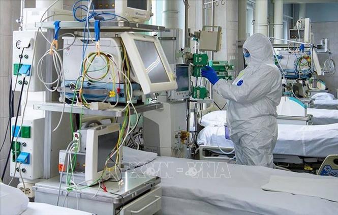 Điều trị cho bệnh nhân COVID-19 tại bệnh viện ở Moskva, Nga ngày 7-5-2020. Ảnh: Sputnik/TTXVN