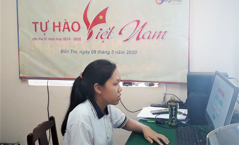 Thí sinh Trần Thị Bé Trâm tham dự Vòng chung kết toàn quốc.