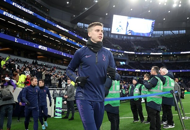 Juan Foyth không được HLV Mourinho tin dùng