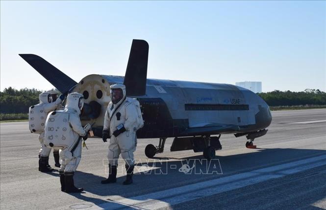 Tàu con thoi X-37B tại Trung tâm vũ trụ Kennedy ở Florida, Mỹ, ngày 7-5-2017. Ảnh tư liệu: AFP/TTXVN