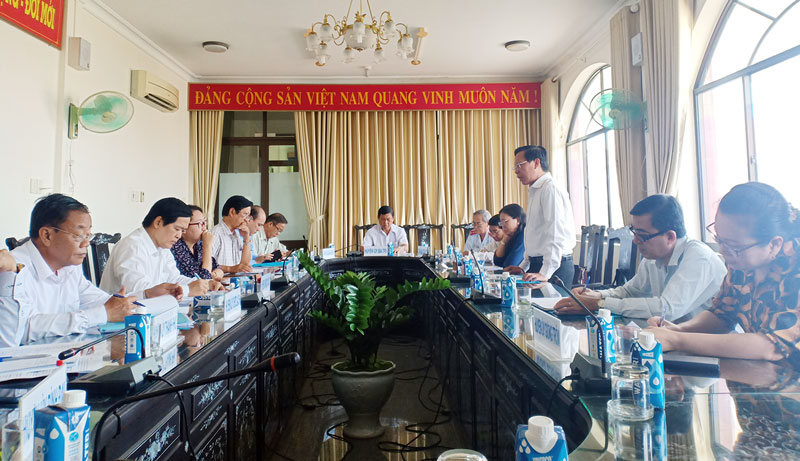 Bí thư Tỉnh ủy làm việc về công tác chuẩn bị Đại hội Đảng cấp huyện Bí thư Tỉnh ủy Phan Văn Mãi phát biểu tại cuộc họp.