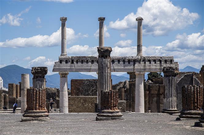 Quang cảnh khu di tích Pompei của Italy ngày 26-5-2020, ngày đầu tiên mở cửa trở lại sau một thời gian ngừng đón khách do dịch COVID-19. Ảnh: AFP/TTXVN