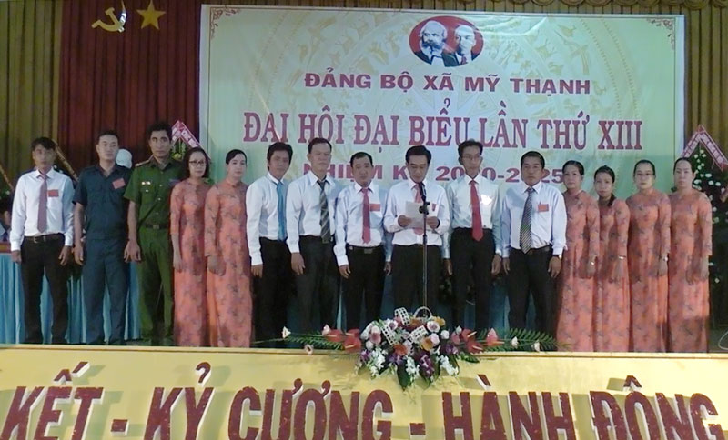 Ban Chấp hành Đảng bộ xã Mỹ Thành khóa mới ra mắt trước Đại hội. Ảnh: Huỳnh Lâm.