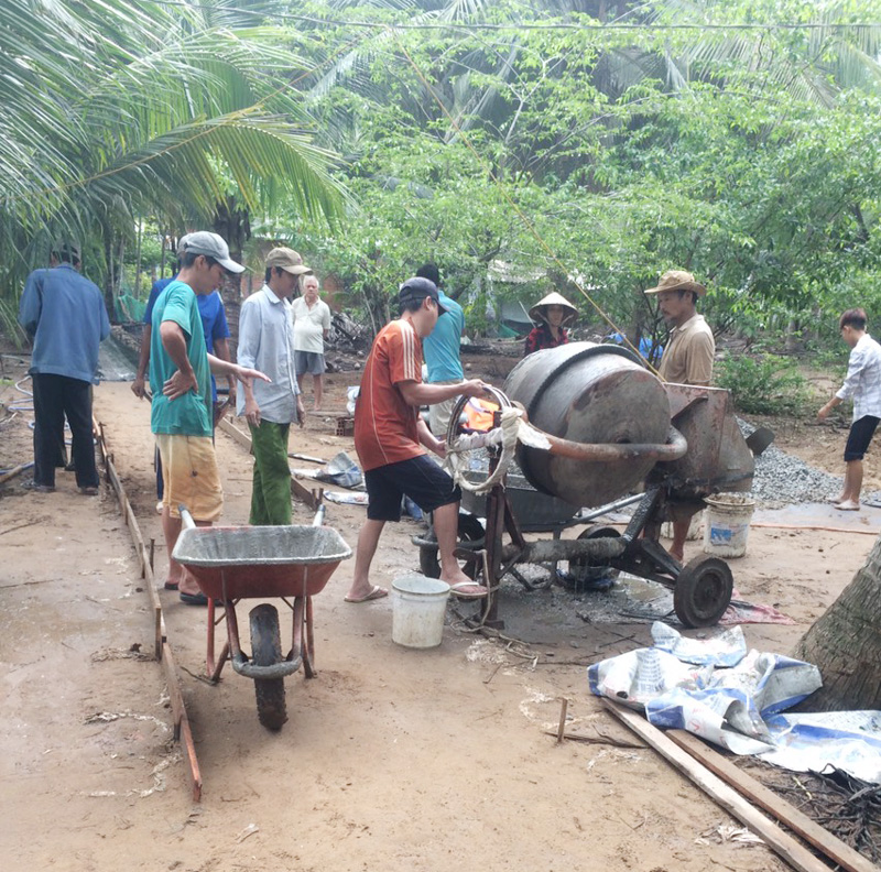 Xã Bình Khánh ra quân thực hiện Ngày Chủ Nhật NTM tháng 6-2020. Ảnh: Bảo Toàn.