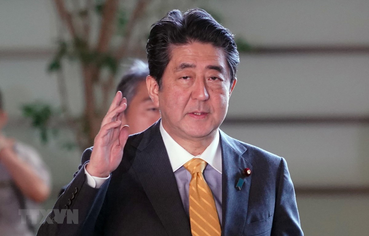 Thủ tướng Nhật Bản Shinzo Abe phát biểu trong cuộc họp báo tại Tokyo. (Ảnh: AFP/TTXVN)