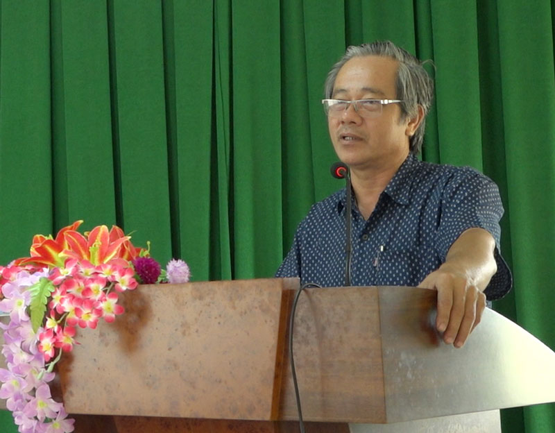 Phó chủ tịch UBND huyện Nguyễn Minh Đức phát biểu kết luận hội nghị.