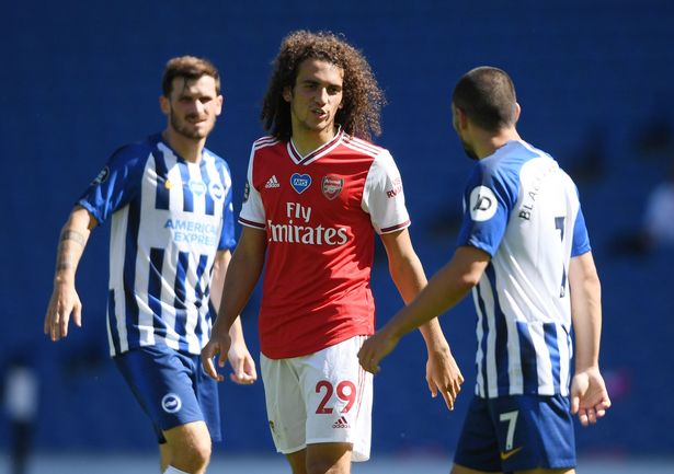 Guendouzi đã gây hấn với các cầu thủ Brighton