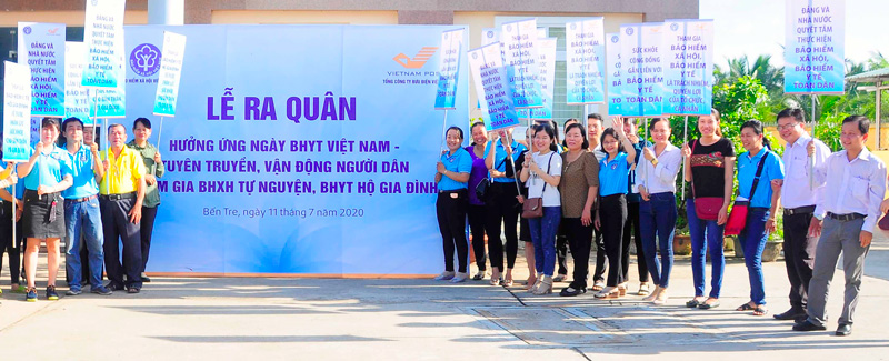 Ra quân hưởng ứng ngày BHXH Việt Nam. Ảnh: Hoàng Minh.