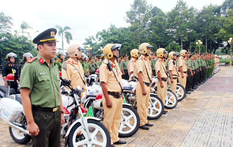 Lực lượng cán bộ, chiến sĩ Công an tỉnh luôn trong tư thế sẵn sàng tấn công, trấn áp tội phạm. Ảnh: H.Đức