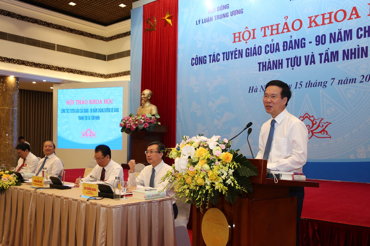 Trưởng Ban Tuyên giáo Trung ương Võ Văn Thưởng phát biểu tại hội thảo. Ảnh: VGP/Đình Nam