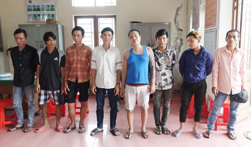 Phát hiện nhóm người sử dụng trái phép chất ma túy Các đối tượng sử dụng trái phép chất ma túy.