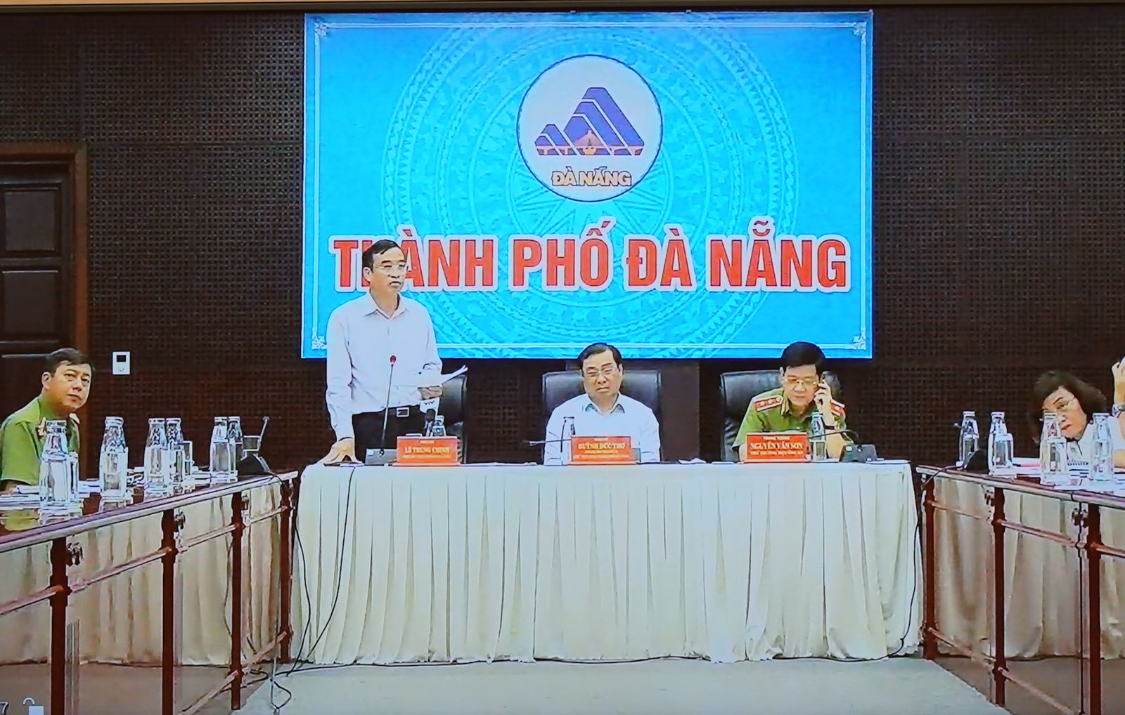 Thủ tướng chủ trì họp Thường trực Chính phủ về COVID-19 Lãnh đạo Thành phố Đà Nẵng báo cáo trực tuyến tại cuộc họp. - Ảnh: VGP/Quang Hiếu