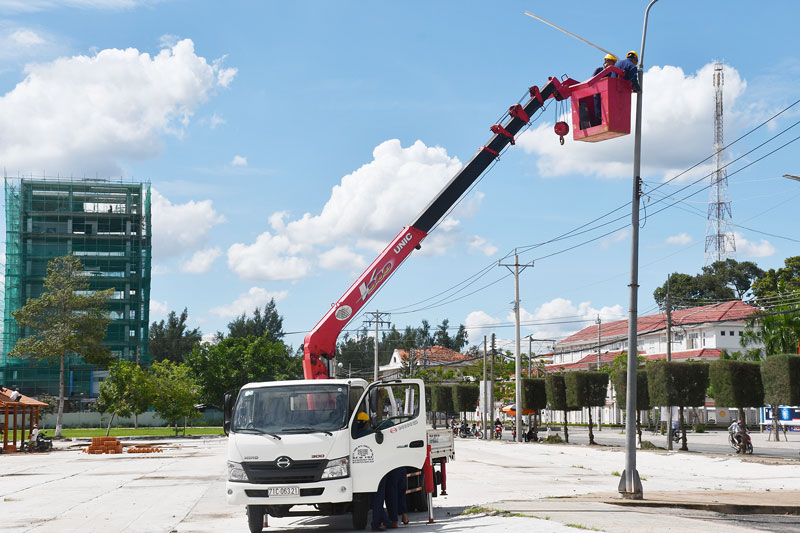 Lắp mới hệ thống chiếu sáng trên địa bàn TP. Bến Tre.