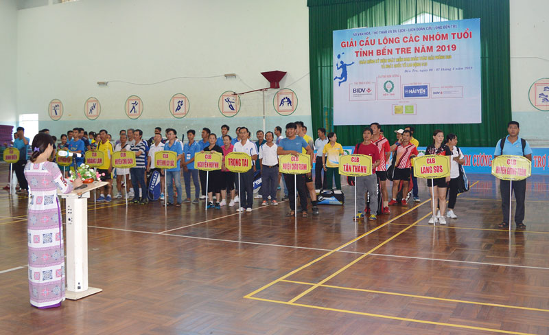 Khai giảng lớp bồi dưỡng hướng dẫn viên môn cầu lông Một giải Cầu lông trong tỉnh thu hút đông đảo vận động viên tham gia.