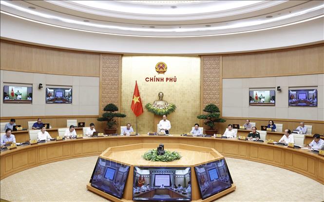 Đề xuất thi tốt nghiệp THPT thành 2 đợt; khoanh xử lý dịch COVID-19; xuất siêu đạt 6,5 tỷ USD Quang cảnh phiên họp Chính phủ thường kỳ tháng 7-2020. Ảnh: TTXVN