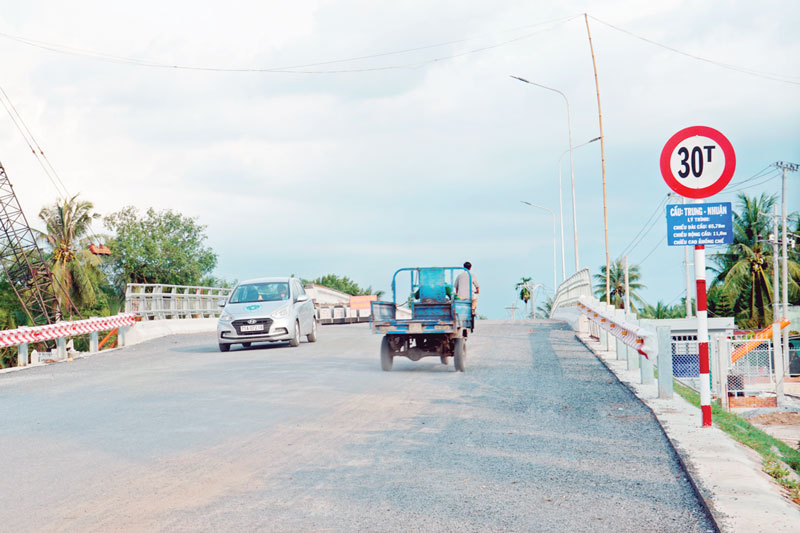 Công trình cầu Trung - Nhuận vừa được hoàn thành đưa vào sử dụng. Ảnh: A. Nguyệt