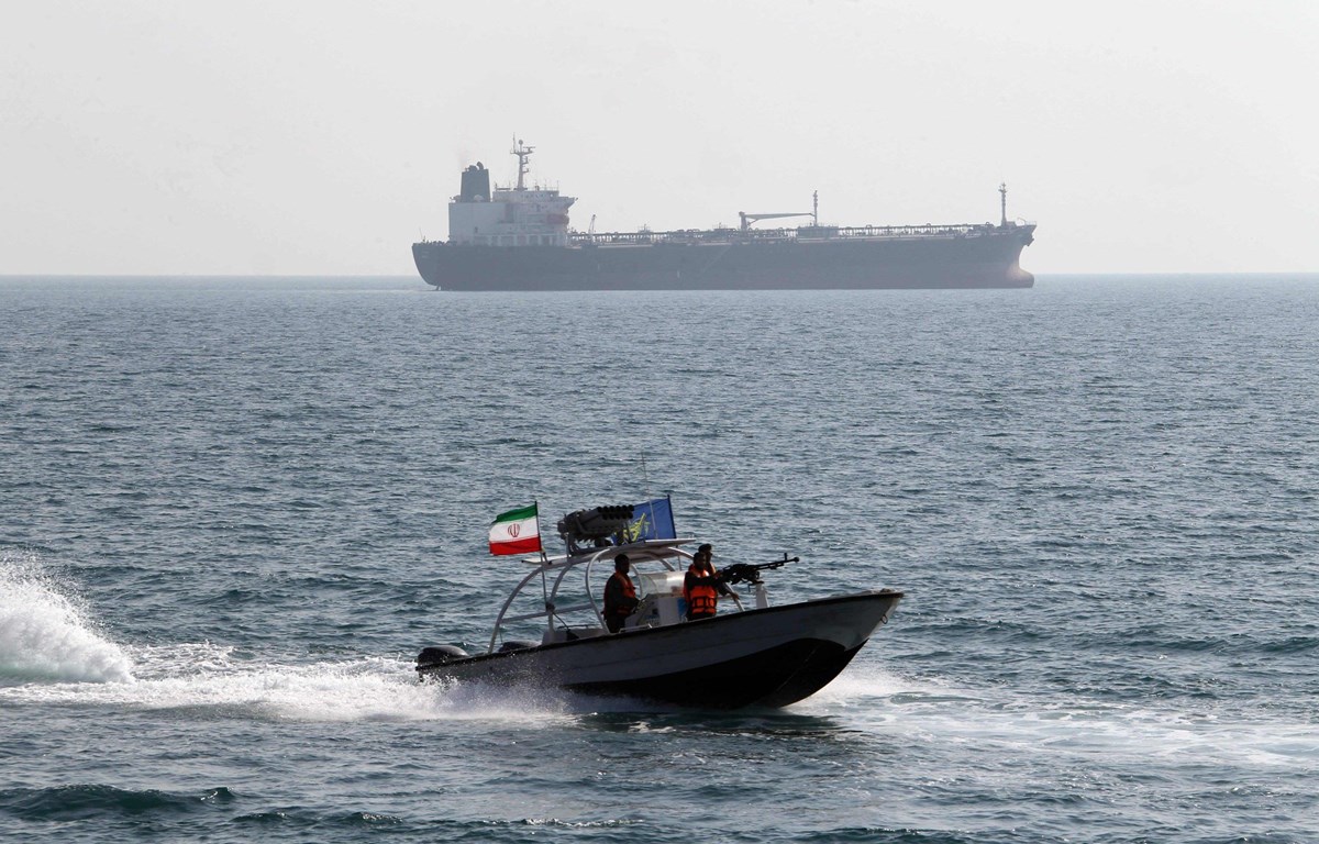 Lực lượng biên phòng Iran đã bắt giữ một tàu của UAE. (Nguồn: AFP)