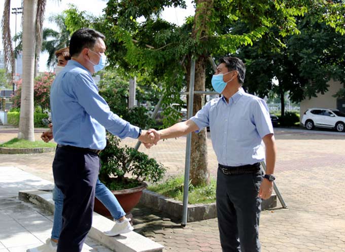 Tân GĐKT Adachi: ‘Tôi có trách nhiệm lớn tại Việt Nam’ Tổng Thư ký Lê Hoài Anh đón GĐKT Adachi và hy vọng ông có thời gian làm việc hiệu quả với bóng đá Việt Nam