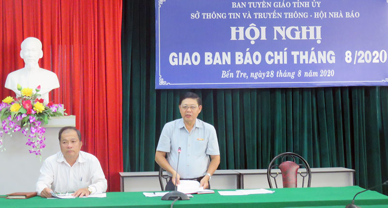 Phó trưởng Ban Tuyên giáo Tỉnh ủy Nguyễn Hữu Thọ phát biểu tại hội nghị.