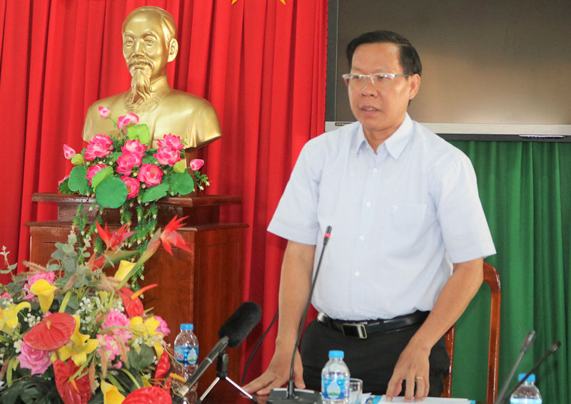 Bí thư Tỉnh ủy làm việc với Ban Giám hiệu Trường Cao đẳng Bến Tre Bí thư Tỉnh ủy Phan Văn Mãi phát biểu chỉ đạo tại buổi làm việc. Ảnh: Ph.Hân