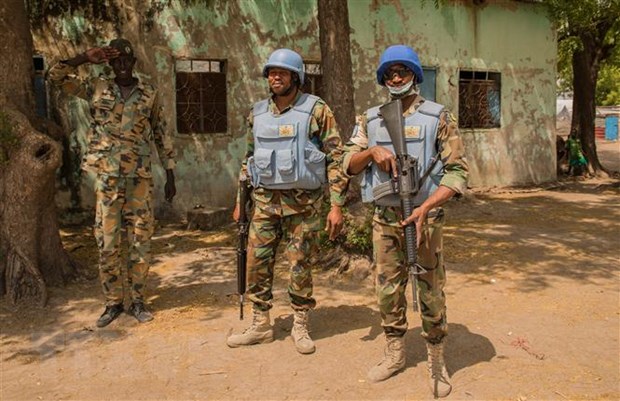 Lực lượng Phái bộ gìn giữ hòa bình Liên hợp quốc tại Nam Sudan (UNMISS) tuần tra tại Leer, Nam Sudan. Ảnh: AFP/TTXVN