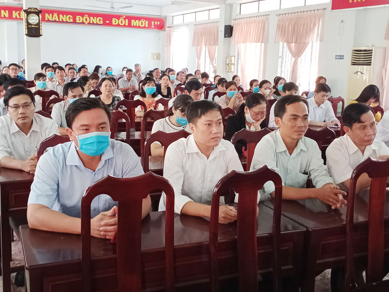 Tin hoạt động các huyện, thành phố ngày 7-9-2020 Đại biểu tham dự sinh hoạt chuyên đề. Ảnh: Ngọc Vũ