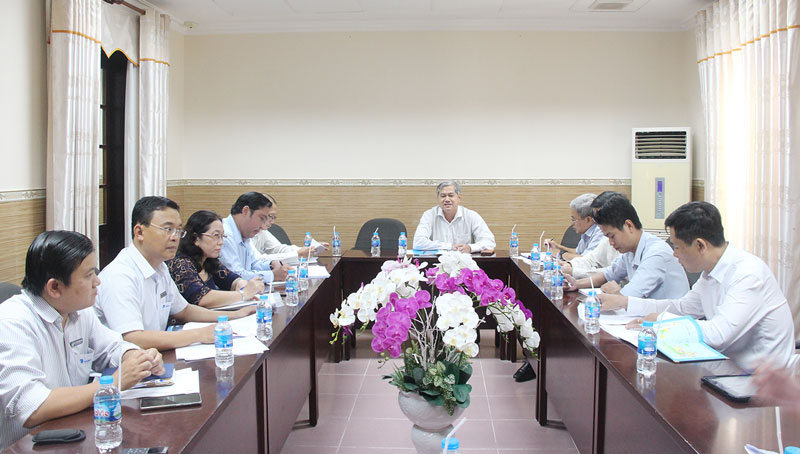 Đại biểu dự họp.
