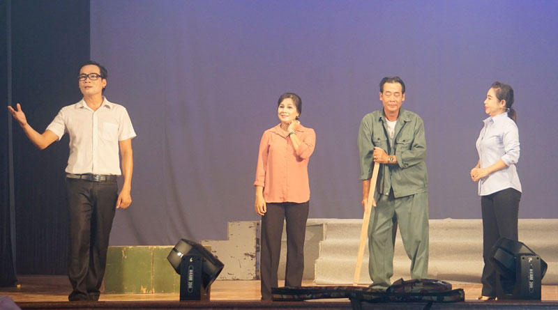 Một phân cảnh trong tiểu phẩm “Đồng đội”.