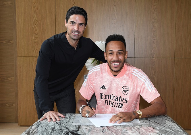 Aubameyang đã ký hợp đồng 3 năm với Arsenal