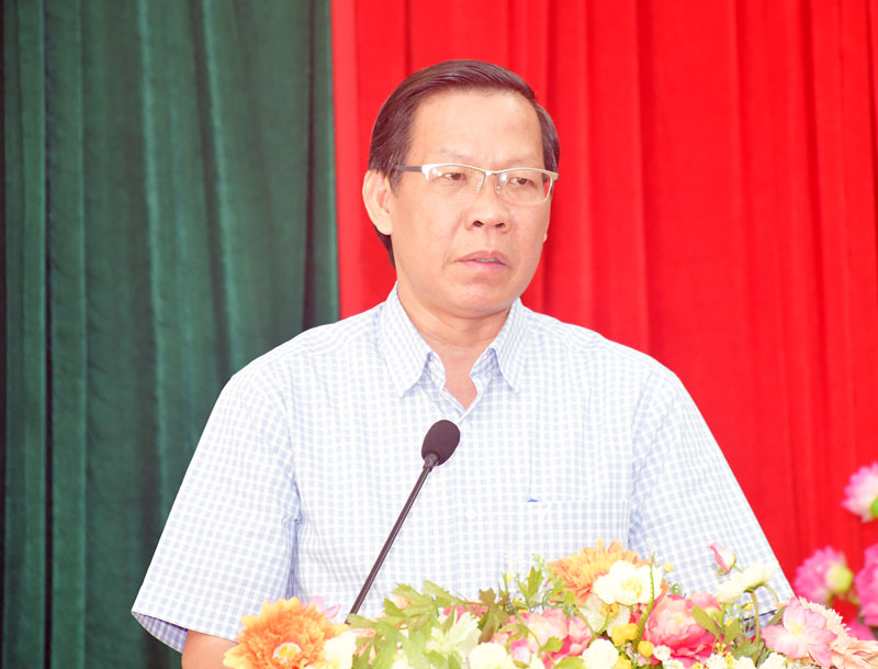 Bí thư Tỉnh ủy Phan Văn Mãi phát biểu khai mạc hội nghị.
