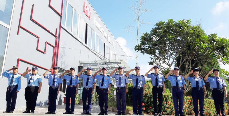 Đội ngũ nhân viên Công ty Phi Ưng đang bảo vệ tại Khu công nghiệp Giao Long.