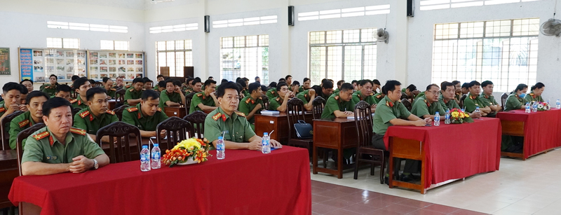 Lãnh đạo và học viên tham dự lễ khai giảng