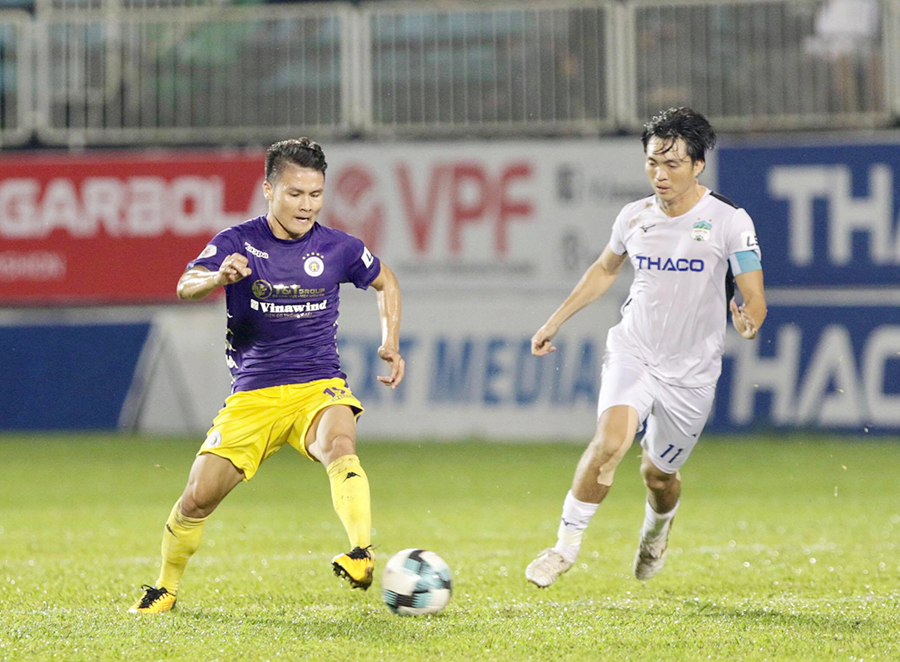 Nhấn chìm HAGL tại phố Núi, Hà Nội FC tăng tốc cuộc đua vô địch Đánh bại HAGL 4 bàn trên sân Pleiku, Hà Nội FC chính thức trở lại cuộc đua vô địch