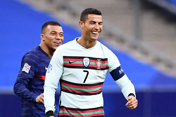 Juventus đang muốn đổi Ronaldo lấy Mbappe