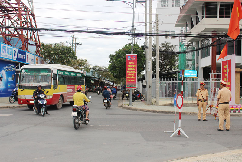 Lực lượng Công an tăng cường công tác tuần tra, kiểm soát đảm bảo tình hình an ninh trật tự Đại hội đại biểu Đảng bộ tỉnh lần thứ XI.