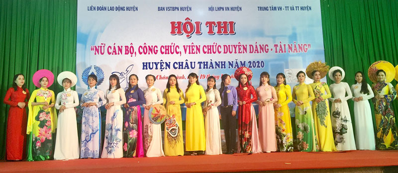 Tốp 20 thí sinh tham gia hội thi. Ảnh: Trúc Lan 