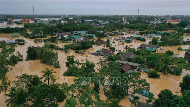 Đã ghi nhận 133 người chết và mất tích do mưa lũ Lũ lớn trên sông Hiếu gây ngập diện rộng tại khu vực xã Thanh An, huyện Cam Lộ và phường Đông Giang, thành phố Đông Hà, tỉnh Quảng Trị. Ảnh: Hồ Cầu/TTXVN