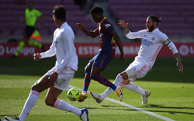 Suarez tiếp tục nổ súng Fati gỡ hòa chóng vánh