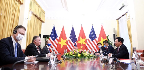 Hai bên trao đổi về các biện pháp thúc đẩy làm sâu sắc hơn nữa quan hệ hai nước trong thời gian tới - Ảnh: VGP/Hải Minh