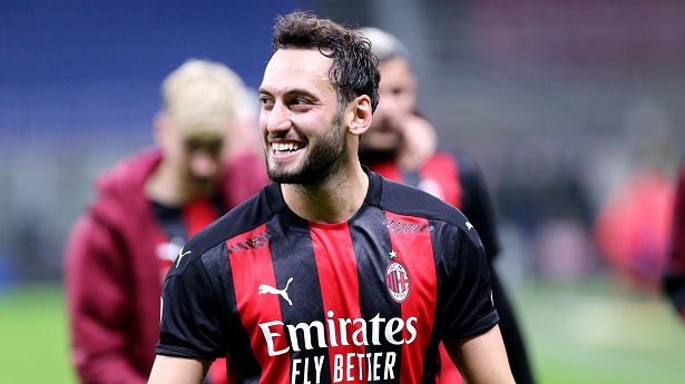 MU đang tìm cách hỏi mua Hakan Calhanoglu