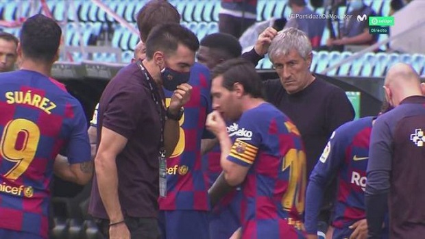 Messi có mâu thuẫn lớn với HLV Quique Setien về chiến thuật của Barca