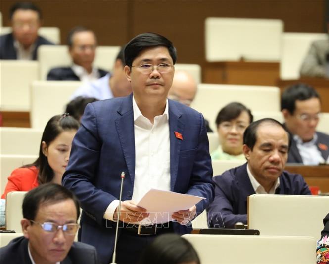 Đại biểu Quốc hội tỉnh Long An Nguyễn Tuấn Anh phát biểu. Ảnh: Văn Điệp/TTXVN