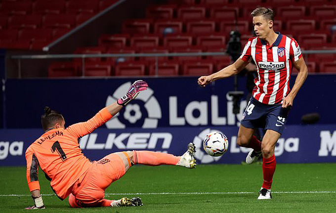 Llorente nhân đôi cách biệt ở giữa hiệp 1