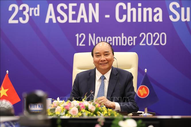 Thủ tướng Nguyễn Xuân Phúc, Chủ tịch ASEAN 2020 dự Hội nghị Cấp cao ASEAN - Trung Quốc lần thứ 23. Ảnh: Lâm Khánh/TTXVN