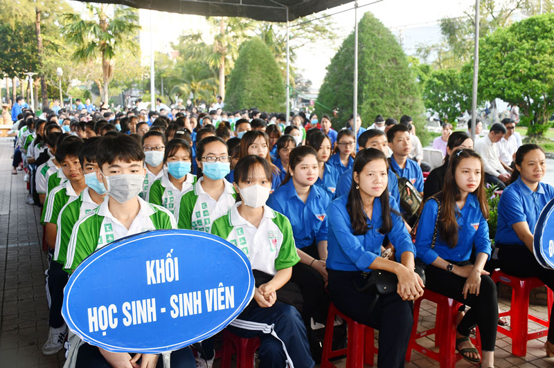 TP. Bến Tre tăng cường đảm bảo trật tự an toàn giao thông Đoàn viên, thanh niên TP. Bến Tre tham dự chương trình đảm bảo an toàn giao thông năm 2020. Ảnh: T. Huyền