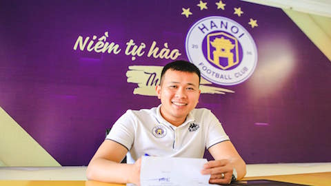 Hà Nội FC gia hạn hợp đồng thêm 3 năm với thủ môn Văn Công