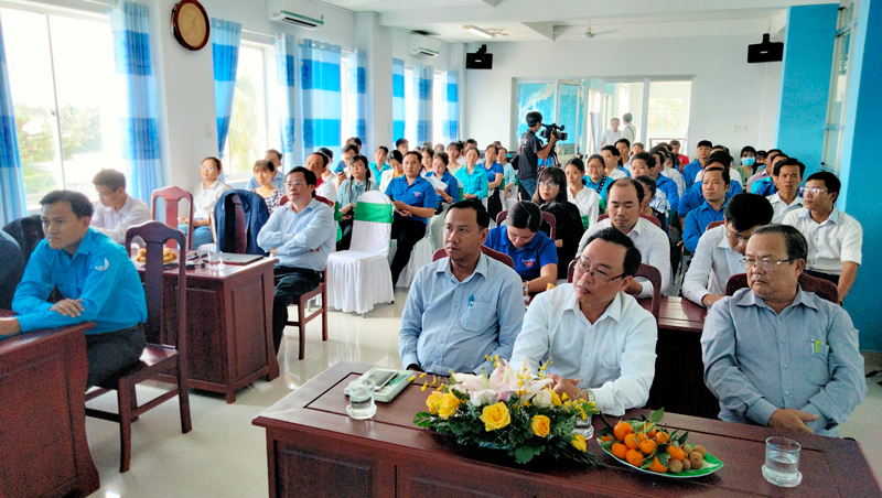 Quang cảnh diễn đàn.