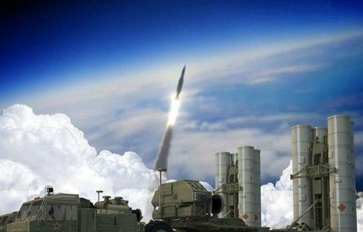 Nga hoàn tất phát triển hệ thống tên lửa phòng không S-500 vào 2021 Hệ thống tên lửa phòng không thế hệ mới S-500 của Nga. (Ảnh: Ed News/TTXVN)